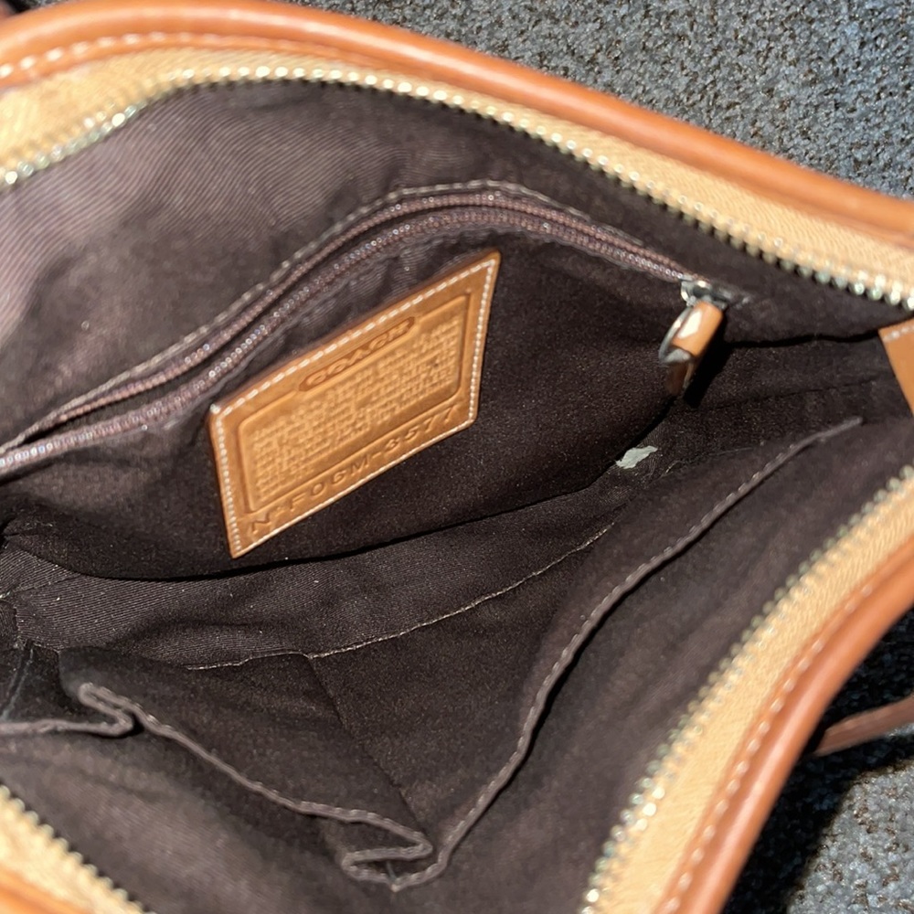 Tote - Picture 4 of 5